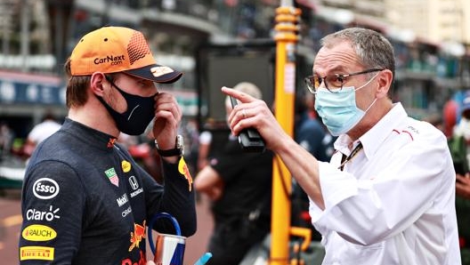 Stefano Domenicali (a destra) con Max Verstappen. Getty