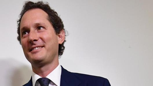 John Elkann ribadisce che il progetto di fusione tra FCA e PSA proseguirà come previsto. Ansa