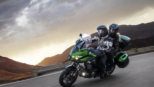 Pieghe sicure e tornanti a tutto divertimento con la Kawasaki Grand Tourer