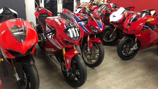 In attesa di trovare un acquirente la Fireblade sembra in buona compagnia