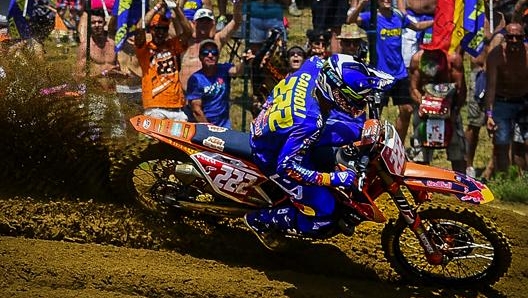 Tony Cairoli durante  una gara di motocross