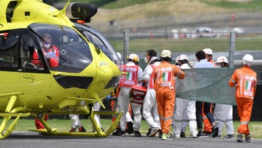 I soccorsi a Jason Dupaquier sulla pista al Mugello. Afp