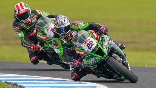 Alex Lowes e Jonathan Rea a Phillip Island. Epa