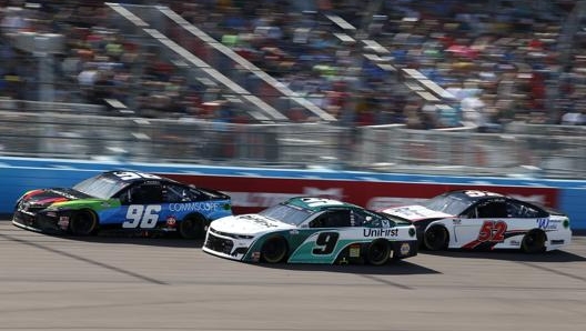 Una fase della gara Nascar dell8 marzo al Phoenix Speedway, Arizona. LAPRESSE