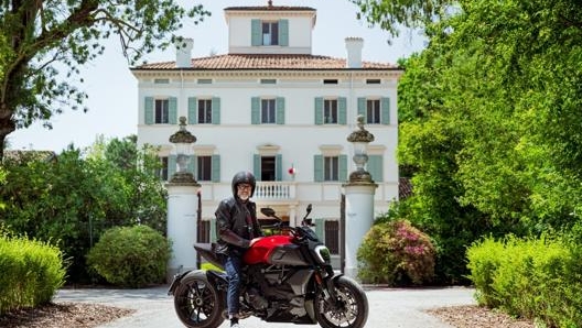 Bottura sulla sua Ducati Diavel