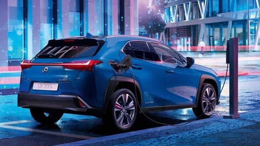 La Lexus UX300e è la prima elettrica del marchio premium di Toyota