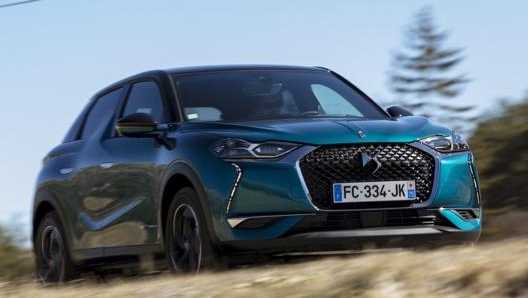 DS 3 Crossback è disponibile con motori benzina, diesel ed elettrici