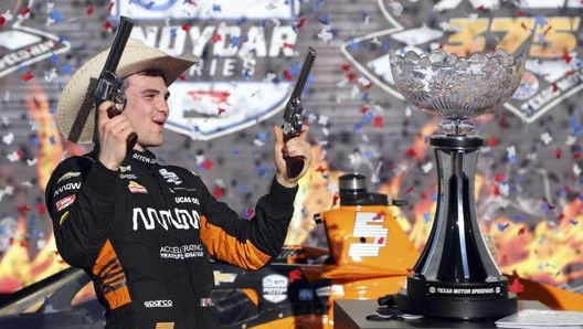 Pato O’Ward dopo la vittoria in Texas domenica, quarto round dell’Indycar 2021. Lapresse