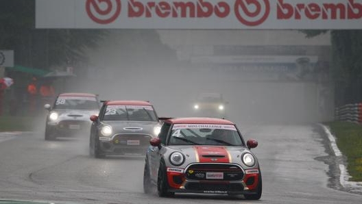 Una fase della gara 1 del Mini Challenge 2021 a Monza