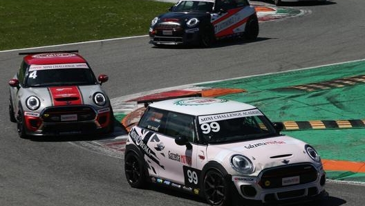 La MINI JCW di Gazzetta Motori guidata da Tommaso Roveda