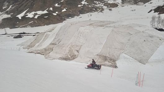 A Riale, in Piemonte, vengono accatastati 6 mila metri cubi di neve