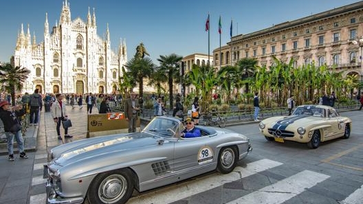 Il passaggio in piazza Duomo a Milano nel 2019. BluePassion