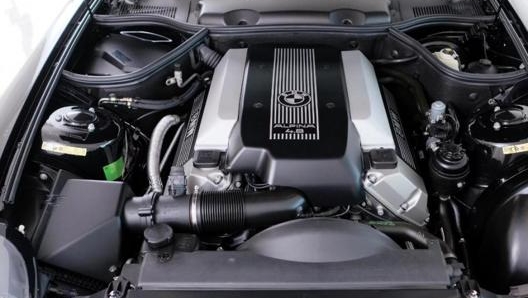 Il V8 della Z8 Alpina da 375 Cv