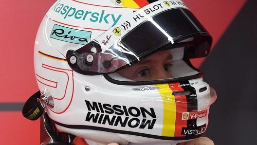 Sebastian Vettel è uno dei piloti più interessati alla variazione delle grafiche sul casco. Afp