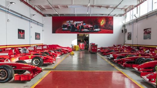 A Maranello il garage delle F.1 Clienti. Ferrari/Lennen Descamps