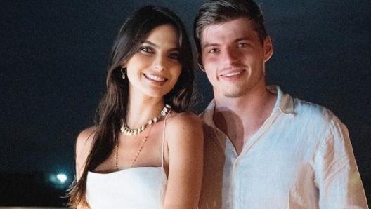 Kelly Piquet, 33 anni, insieme a Max Verstappen, 24: hanno reso nota la loro relazione da un anno (foto @kellypiquet)