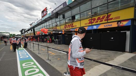 Il box McLaren a Melbourne. Afp