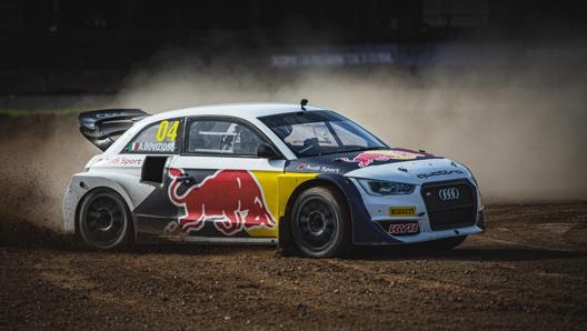 Andrea Dovizioso alle prese con il rallycross