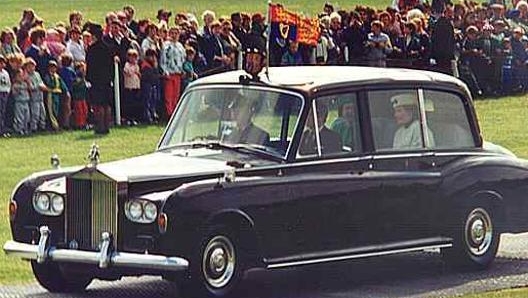 Nel 1977, Rolls Royce regalò alla regina questa Phantom VI