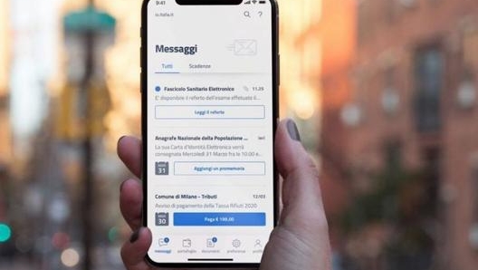 Tra i canali digitali per scaricare il super green pass rafforzato c’è l’app Io