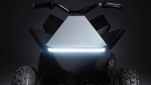 L’illuminazione frontale del Tesla Cyberquad