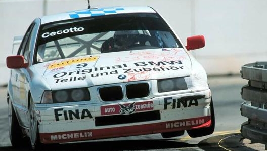 Nel 2001 e 2002 Cecotto vince il Campionato V8 Star