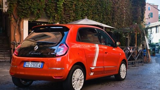 Twingo Electric compie una inversione ad U in appena 8,60 metri