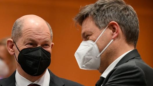 Il cancelliere tedesco Olaf Scholz e il ministro dell'Economia e del Clima Robert Habeck