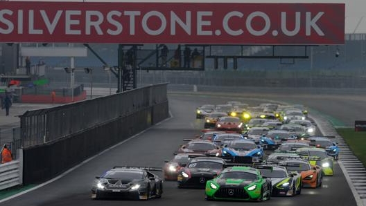 La Lamborghini Huracán Gt3 Evo di Collard-Mitchell (Barwell Motorsport) vince il titolo British GT Championship 2020