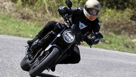 ulle nude in formato “maxi” difficilmente Honda sarà disposta a rinunciare al motore a quattro cilindri