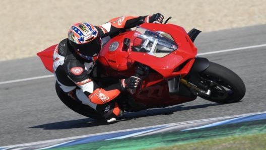 Ora la Panigale V4 S è molto più facile da guidare, ma rimane altrettanto veloce