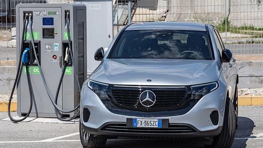 Batteria agli ioni di litio da 80 kWh composta da 384 celle