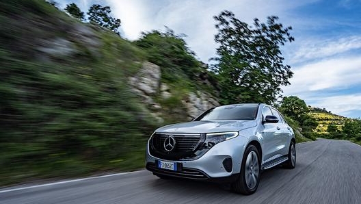 Mercedes EQC può ricaricare le batterie anche durante la fase di marcia