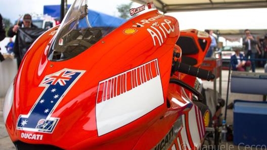 Stoner  stato lultimo pilota di MotoGP a vestire il numero 1, sia con la Ducati che con la Honda. Cecconi