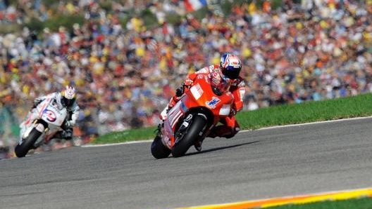 Casey avrebbe corso con la Ducati altre due stagioni, fino al 2010