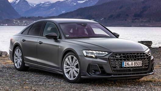 L’Audi A8 dopo il restyling ha una gamma completamente ibrida