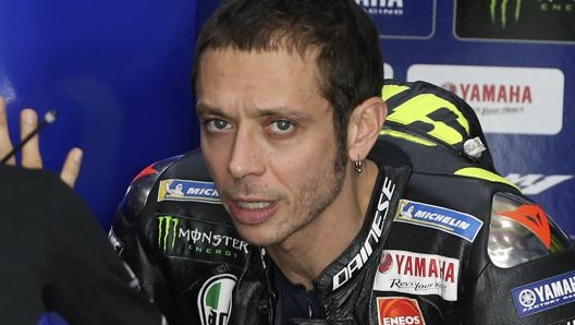 Valentino Rossi in attesa di buone notizie dal tampone. Ap