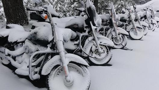 Stop alla circolazione di moto e scooter in caso di neve e ghiaccio