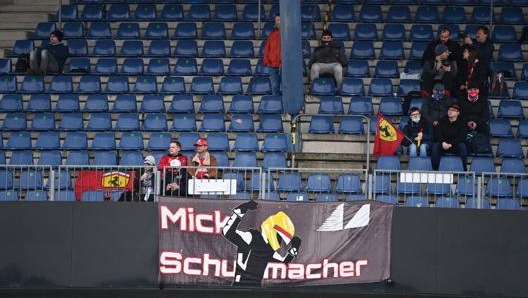 Lo striscione per Mick Schumacher al Nurburgring. Getty