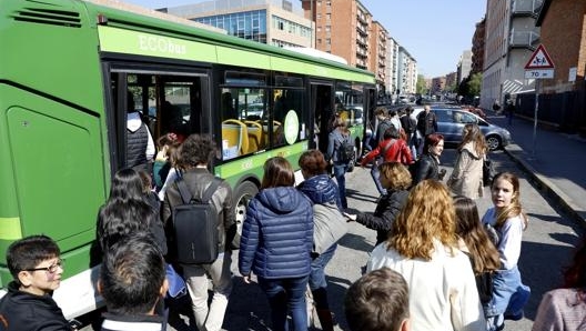 Con meno dell’80% di trasporto pubblico consentito dal Dpcm, si rischierebbero assembramenti alle fermate e alle stazioni. LaPresse