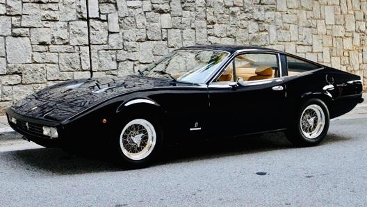 A Roma anche una Ferrari 365 GT C4