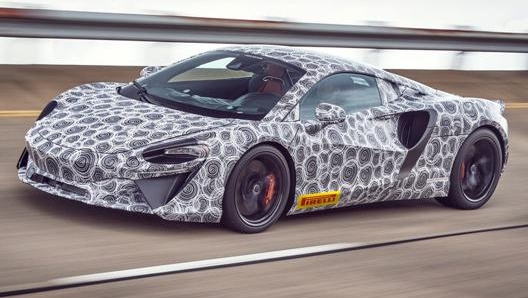 La supercar ibrida firmata McLaren sarà equipaggiata con tecnologia plug-in abbinata ad un propulsore V6