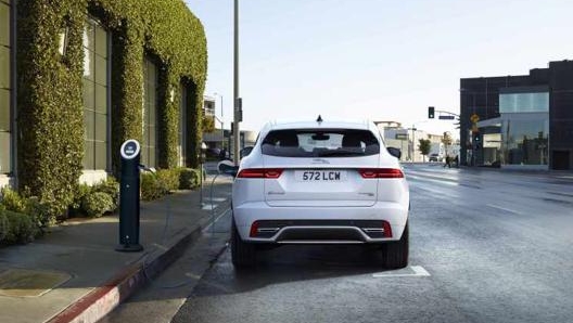 La nuova Jaguar E-Pace in versione ibrida plug-in