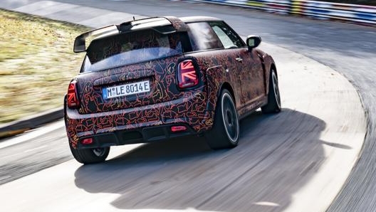 Sul circuito del Nürburgring la Mini John Cooper Works