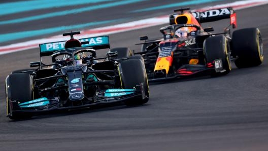 Lewis Hamilton e Max Verstappen. Afp