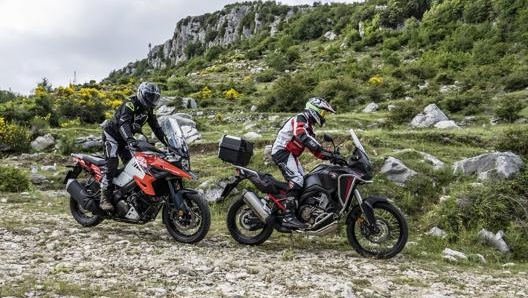 Motore bicilindrico parallelo per l'Africa Twin, bicilindrico a V di 90° per la V-Strom