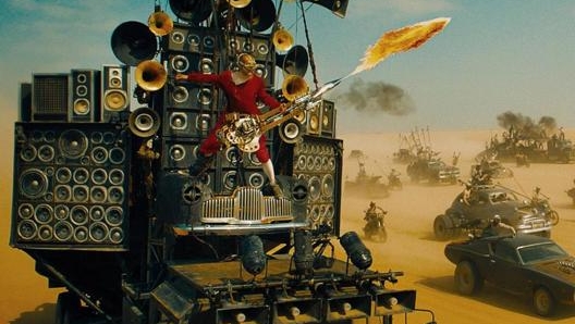 Un fotogramma tratto dal Mad Max: Fury Road, diretto dal regista George Miller