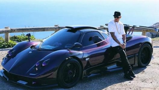 Lewis Hamilton, 36 anni, aveva mostrato la sua Pagani Zonda personalizzata sui social