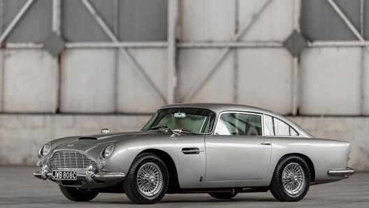 La Aston Martin DB5 fu disegnata dalla Carrozzeria Touring