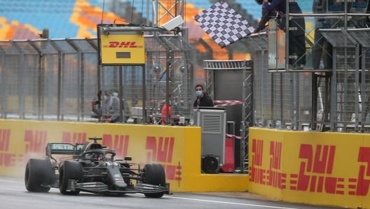 Hamilton vince il GP di Turchia ed è campione del mondo